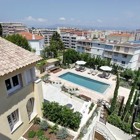 Superb In The Centre Of Villa *